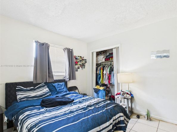 2707 NW 13th St, Fort Lauderdale FL 33311