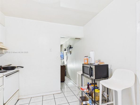 2707 NW 13th St, Fort Lauderdale FL 33311