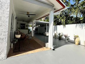9857 SW 7th St, Miami FL 33174