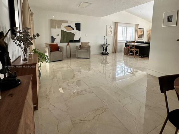 9857 SW 7th St, Miami FL 33174