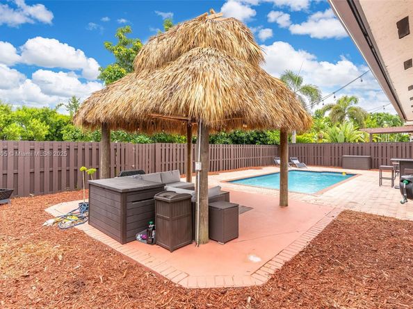 16051 SW 138th Ter, Miami FL 33196