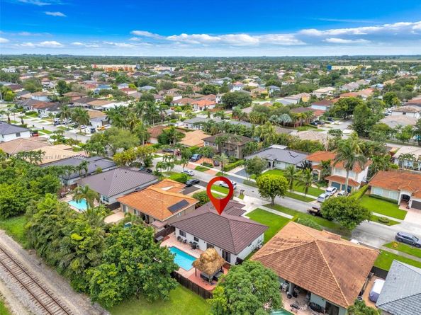 16051 SW 138th Ter, Miami FL 33196