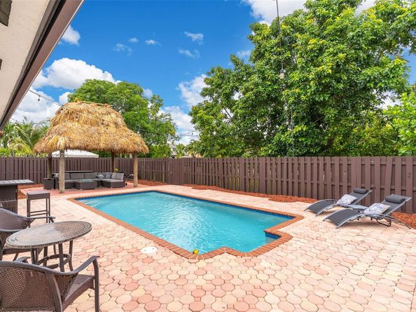 16051 SW 138th Ter, Miami FL 33196