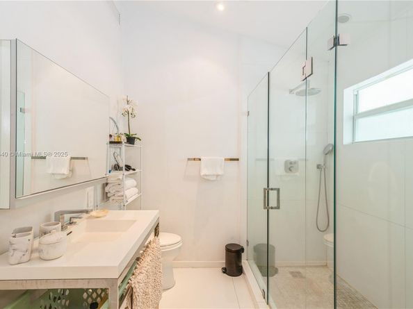 798 Crandon Blvd 55B, Key Biscayne FL 33149