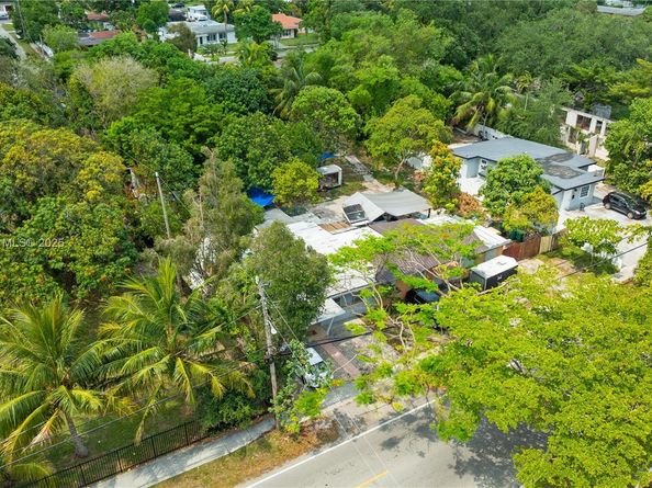1051 NE 149th St, Miami FL 33161
