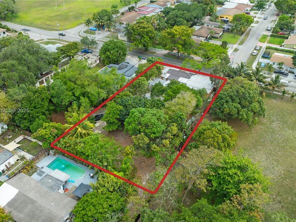 1051 NE 149th St, Miami FL 33161