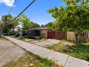 1051 NE 149th St, Miami FL 33161