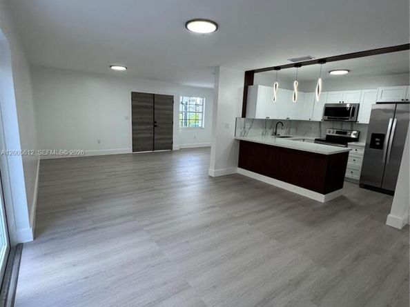 9855 SW 1st Ter, Miami FL 33174