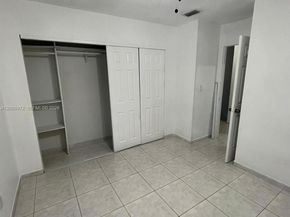 9704 NW 6th Ter 9704, Miami FL 33172