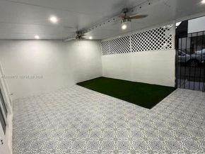 9704 NW 6th Ter 9704, Miami FL 33172