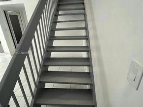 9704 NW 6th Ter 9704, Miami FL 33172
