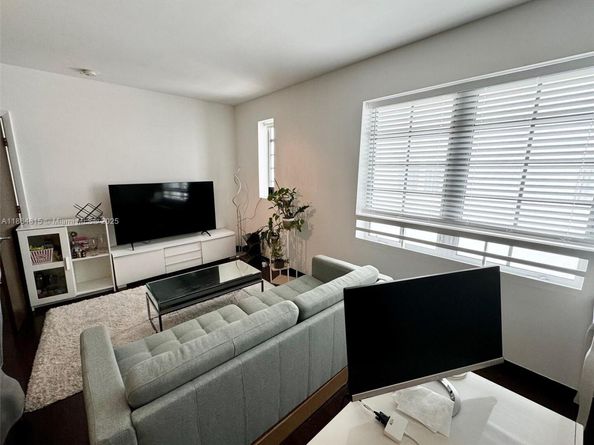435 21st St 303, Miami Beach FL 33139