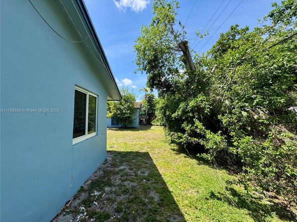 2631 SW 13th Ave, Fort Lauderdale FL 33315