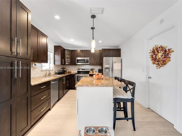 3166 NW 68th Ct, Fort Lauderdale FL 33309