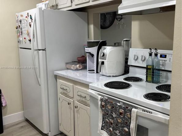 14525 N Kendall Dr 307J, Miami FL 33186