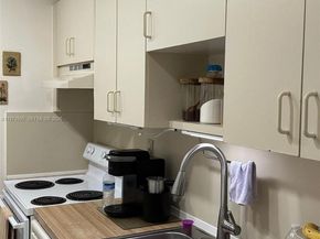 11307 SW 200th St B202, Miami FL 33157