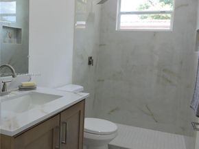 2040 NW 185th Ter, Miami Gardens FL 33056