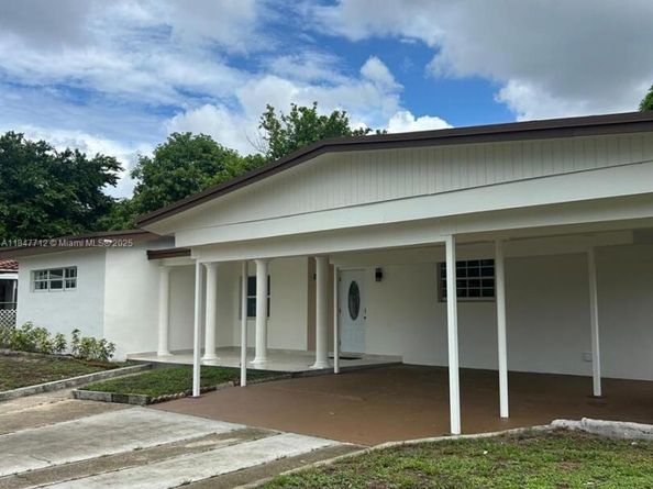 2040 NW 185th Ter, Miami Gardens FL 33056