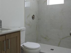 2040 NW 185th Ter, Miami Gardens FL 33056