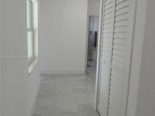 2040 NW 185th Ter, Miami Gardens FL 33056
