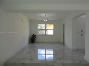 2040 NW 185th Ter, Miami Gardens FL 33056