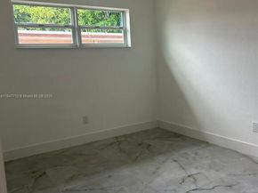 2040 NW 185th Ter, Miami Gardens FL 33056