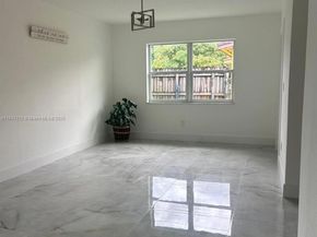 2040 NW 185th Ter, Miami Gardens FL 33056