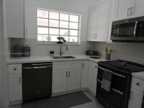 2040 NW 185th Ter, Miami Gardens FL 33056