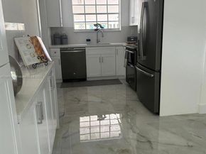 2040 NW 185th Ter, Miami Gardens FL 33056