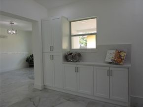 2040 NW 185th Ter, Miami Gardens FL 33056