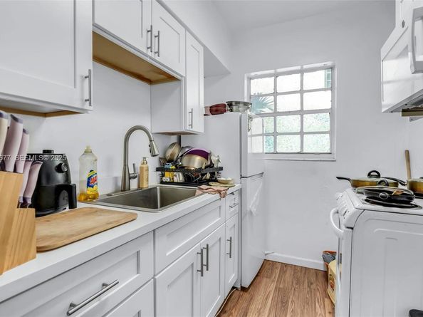 635 8th St 205, Miami Beach FL 33139