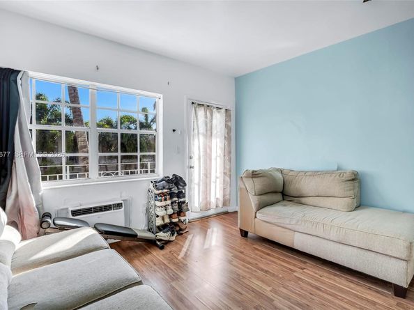 635 8th St 205, Miami Beach FL 33139