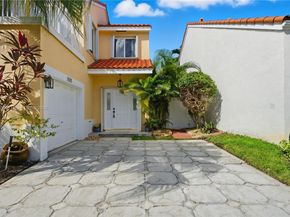 3625 Murano Dr, Hollywood FL 33021