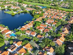 3625 Murano Dr, Hollywood FL 33021