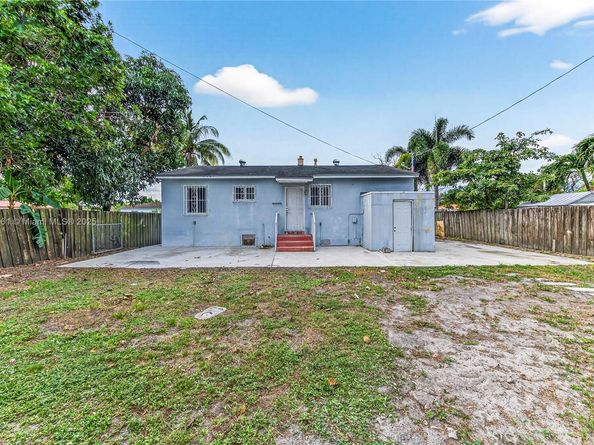 9125 NW 33rd Ct Rd, Miami FL 33147