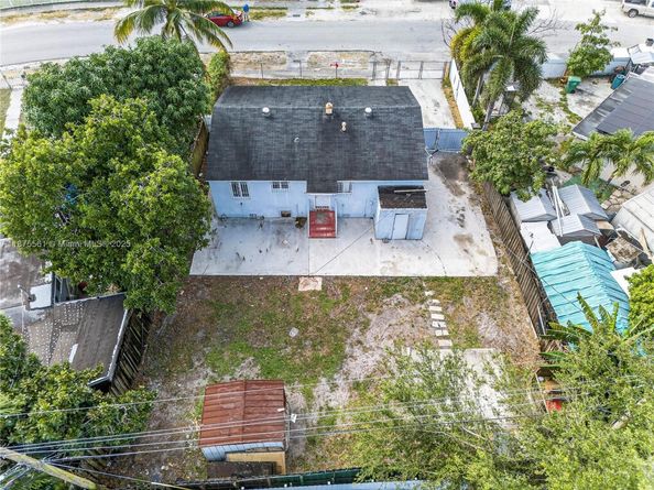 9125 NW 33rd Ct Rd, Miami FL 33147