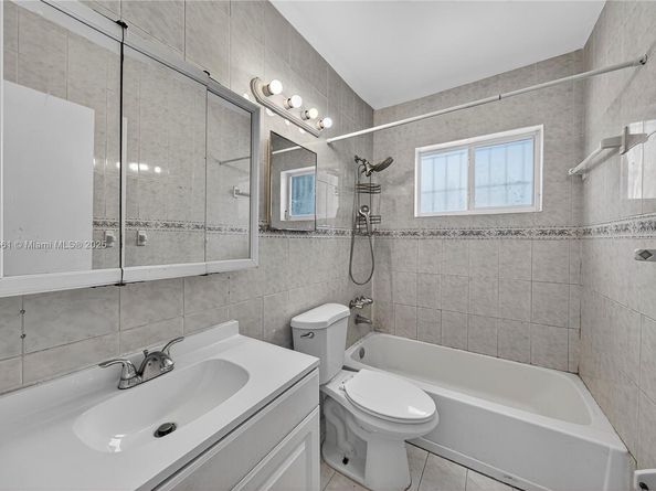 9125 NW 33rd Ct Rd, Miami FL 33147