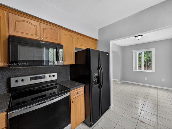 9125 NW 33rd Ct Rd, Miami FL 33147