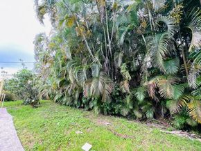 14825 Garden Dr, Miami FL 33168