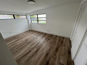 14825 Garden Dr, Miami FL 33168