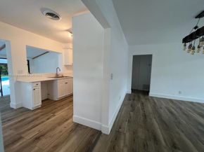 14825 Garden Dr, Miami FL 33168