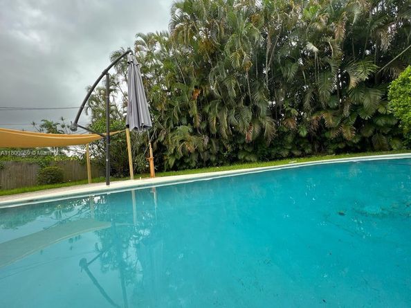 14825 Garden Dr, Miami FL 33168