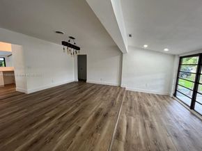 14825 Garden Dr, Miami FL 33168