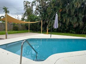 14825 Garden Dr, Miami FL 33168