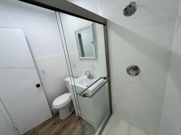 14825 Garden Dr, Miami FL 33168
