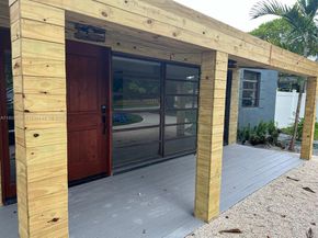 14825 Garden Dr, Miami FL 33168