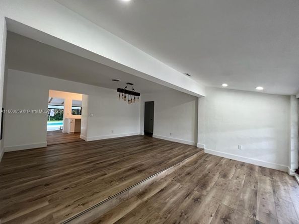14825 Garden Dr, Miami FL 33168