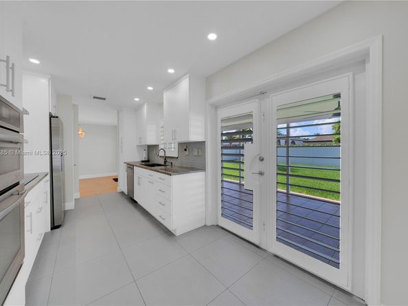 13232 SW 52nd Ter, Miami FL 33175