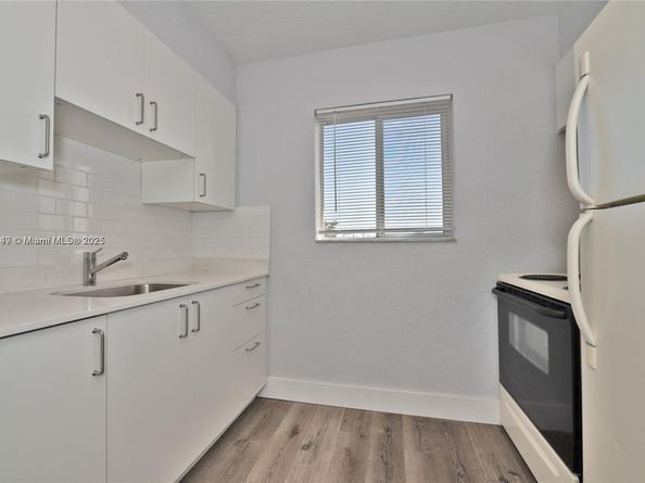 2330 NW 11th St 47, Miami FL 33125