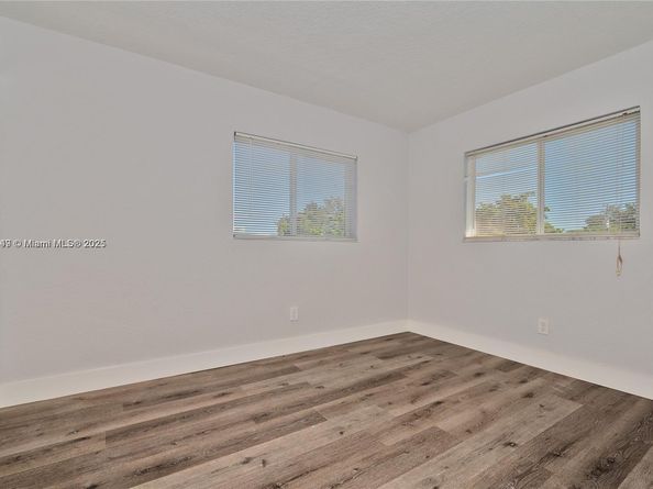 2330 NW 11th St 47, Miami FL 33125